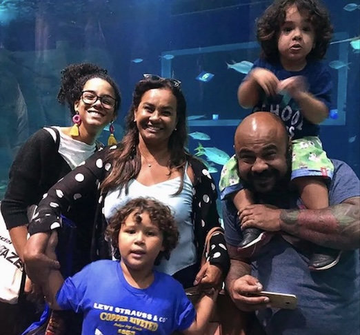 <p>Na vida pessoal, Solange é mãe de três filhos — Márcio Felipe, Morena Mariah e Benjamin — e avó de três netos.</p><?php if (strpos(site('ds_site_link'), '/apostas') === false): ?>
    </div>

    <div class=