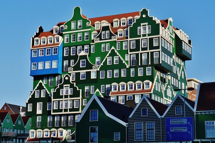 <p>Inntel Hotel (Zaandam, Países Baixos): Construído em 2010, este hotel de 12 andares combina diversos estilos das tradicionais casas de madeira da região, desde residências mais nobres até cabanas de trabalhadores.</p><?php if (strpos(site('ds_site_link'), '/apostas') === false): ?>
    </div>
    <div class=