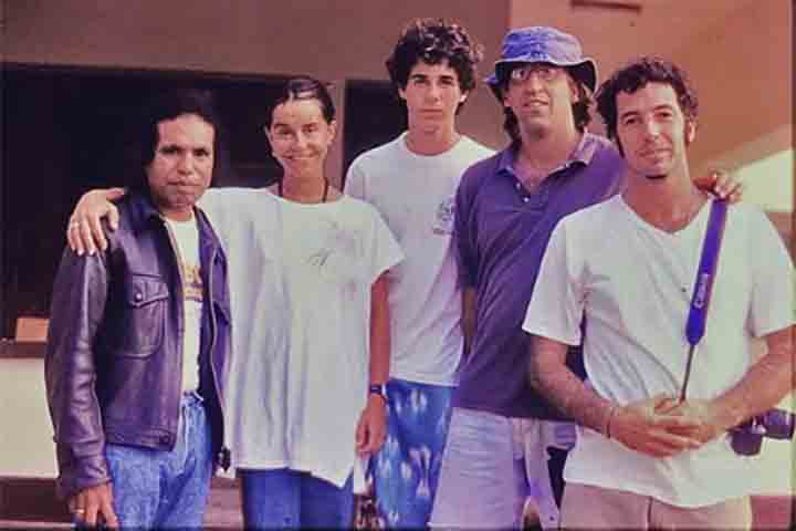 <p>Pedro Henrique dos Santos Neschling nasceu no Rio de Janeiro em 28 de junho de 1982. Ele é filho de duas personalidades ligadas ao mundo das artes, a atriz Lucélia Santos e o maestro John Neschling.</p><?php if (strpos(site('ds_site_link'), '/apostas') === false): ?>

    </div>

    <div class=