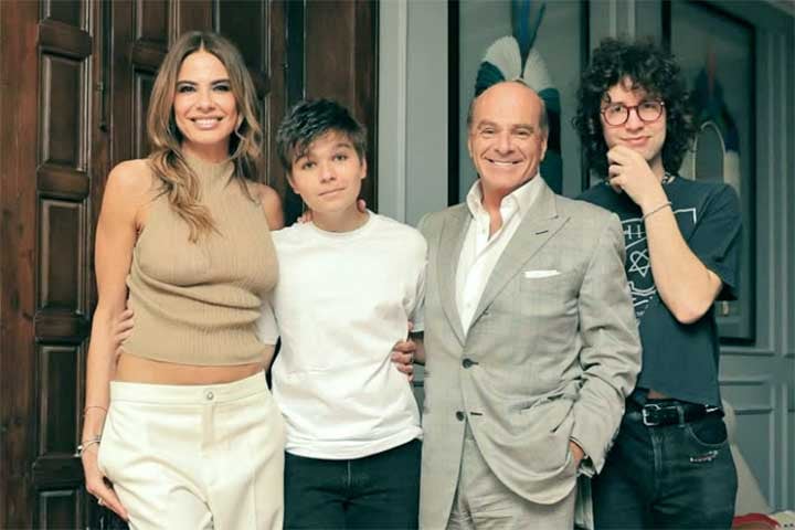 <p><span style=font-weight: 400;>Em 2004, conheceu Marcelo de Carvalho, com quem se casou dois anos depois, em uma cerimônia realizada em Ilhabela. </span></p>
