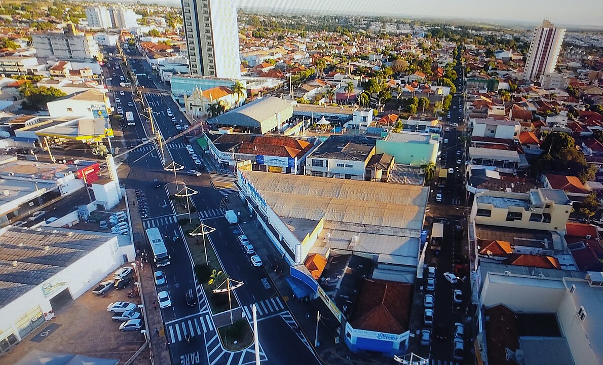 <p>Fernandópolis, em São Paulo, é considerada uma cidade excelente para idosos, frequentemente classificada entre as melhores do Brasil para envelhecer.</p>
