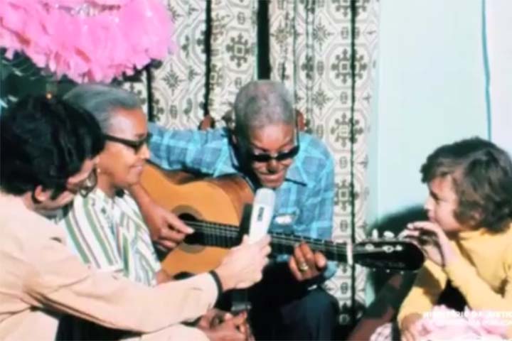 <p>A obra de Cartola é marcada por um lirismo refinado e profundo, incomum no samba tradicional. Um exemplo dessa característica é a canção “As Rosas Não Falam”. Por isso, críticos e estudiosos o colocam entre os maiores nomes do gênero, ao lado de Noel Rosa, Pixinguinha e Paulinho da Viola.</p>
