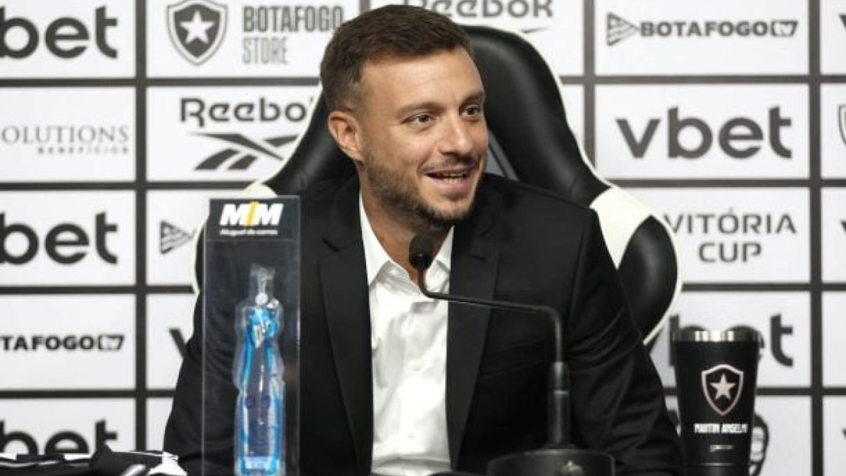 Assertivo, técnico rosarino é apresentado no Glorioso e adianta alguns conceitos que nortearão o trabalho no Mais Tradicional 