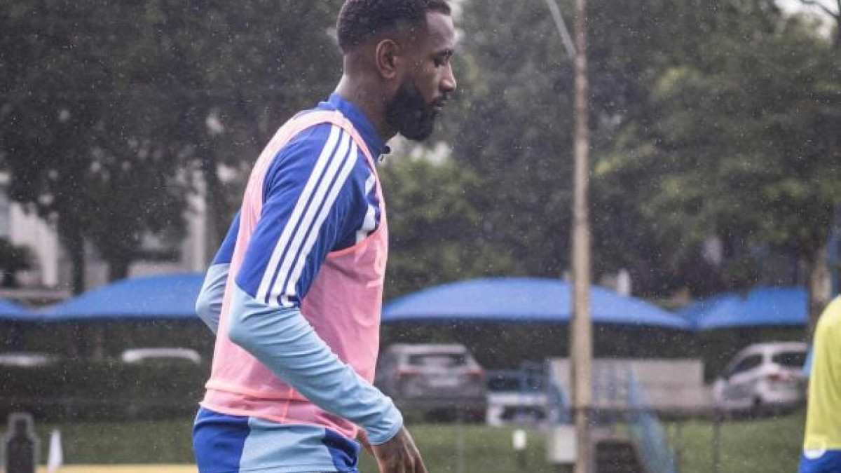 Meio-campista tem nome inscrito no Boletim Informativo Diário da CBF e, dessa forma, já pode atuar pela Raposa