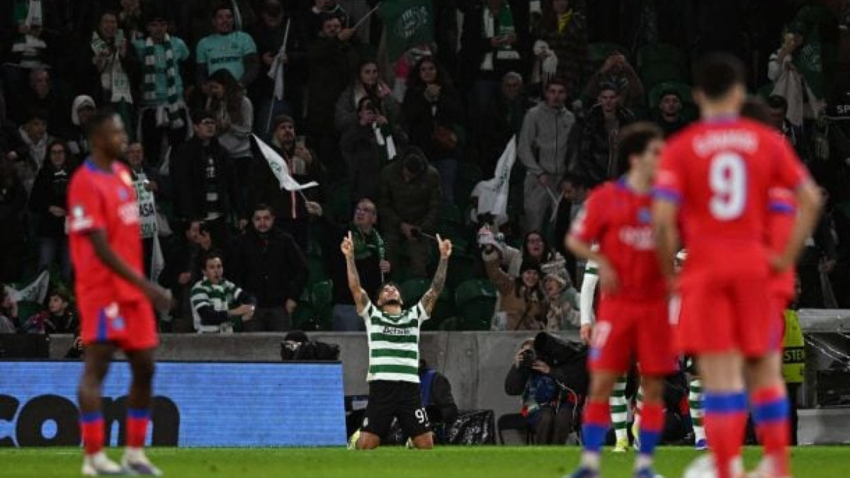 Equipe francesa domina toda a partida, mas leva dois gols do atacante colombiano e sai derrotada do Alvalade por 2 a 1