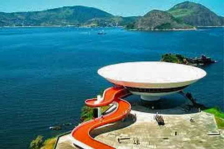 <p>Niterói, no Rio de Janeiro, se destaca por priorizar políticas públicas voltadas para a terceira idade e oferecer uma boa combinação de serviços e lazer.</p>
