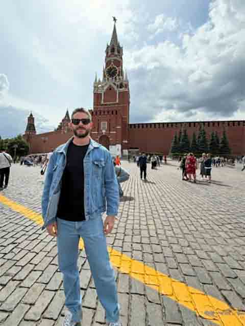 <p>Dois anos depois, ele apresentou no canal de TV a cabo Multishow o programa “Se Liga na Busca”, voltado para jovens que iniciavam a trajetória profissional e buscavam diretrizes sobre o mercado de trabalho.</p>
