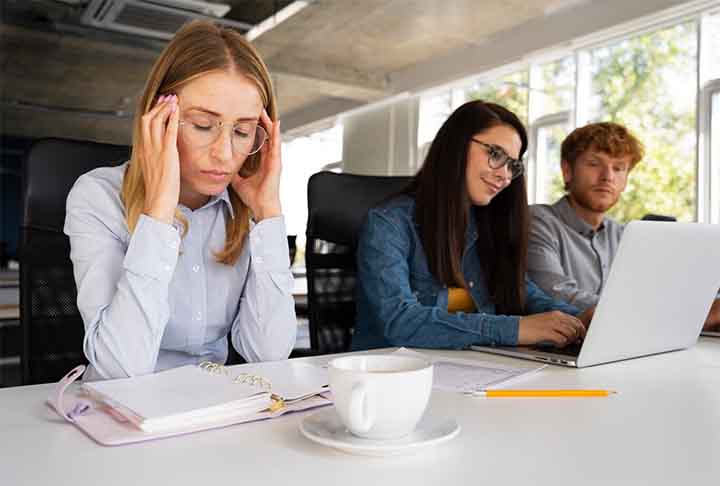 <p>Especialistas alertam que essa realidade pode ter impactos duradouros na economia e no desenvolvimento social do país, com efeitos que atingem não apenas os jovens, mas também suas famílias e futuras gerações.</p>
