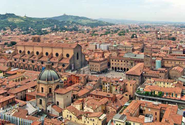 <p>A mortadela tem origem na cidade de Bolonha, Itália, onde é um símbolo gastronômico protegido pelo selo de Indicação Geográfica Protegida.</p><?php if (strpos(site('ds_site_link'), '/apostas') === false): ?>
  </div>

  <div data-type=