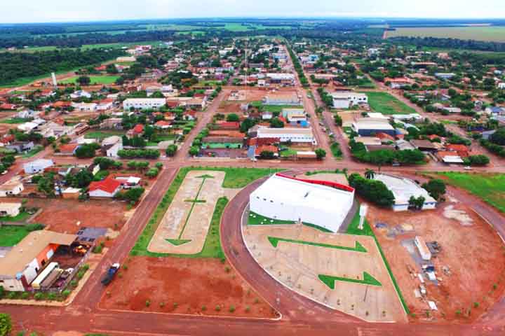 <p>Gaúcha do Norte (MT) – 43,53 pontos – Problemas de acesso à água potável e saneamento. A infraestrutura rodoviária é deficiente para o escoamento agrícola. Alta dependência da agropecuária e pouco desenvolvimento de outros setores.</p>
