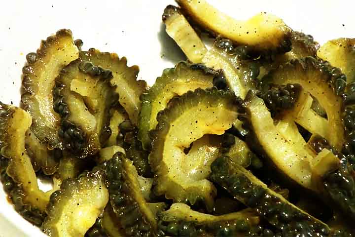 <p>É também geralmente encontrado em feiras locais e mercados municipais, tem um sabor amargo e pode ser usado em receitas, como suco, refogados e saladas.</p>
