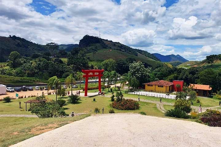 <p>Alternativas interessantes e calmas para viagens em família, passeios românticos ou aventuras com amigos, longe do agito das grandes cidades.</p>
