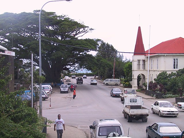 <p>A capital, Nucualofa, com cerca de 23 mil habitantes, é o centro comercial, social e de transportes mais importante de Tonga.</p><?php if (strpos(site('ds_site_link'), '/apostas') === false): ?>
    </div>
    <div class=