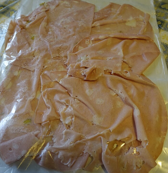 <p>Nos últimos anos, pequenas produções de mortadela artesanal têm buscado agregar valor ao produto com ingredientes regionais e processos tradicionais.</p>
