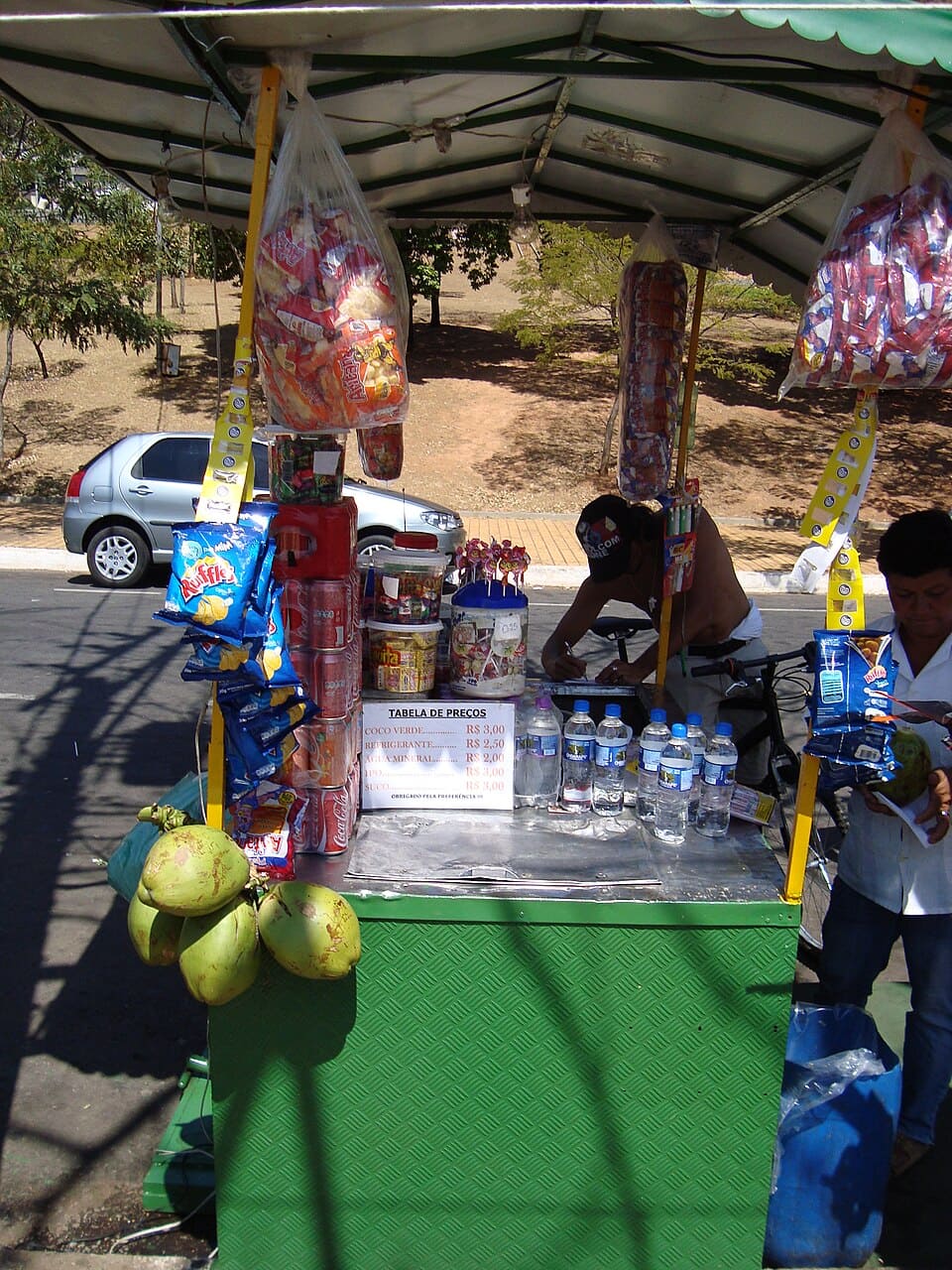 <p>A bebida faz sucesso em regiões tropicais e costeiras. No Brasil, é presença constante em praias e quiosques.</p>
