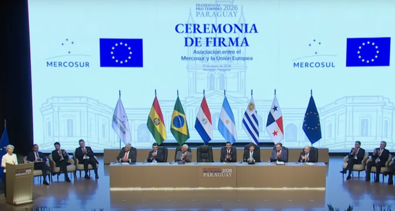 <p><span style=font-weight: 400;>Durante o discurso, Santiago Peña citou o presidente brasileiro Luiz Inácio Lula da Silva, ausente do evento, e afirmou que “sem ele, não haveria acordo”, destacando o papel do Brasil na conclusão das tratativas.</span></p><?php if (strpos(site('ds_site_link'), '/apostas') === false): ?>
    </div>

    <div class=