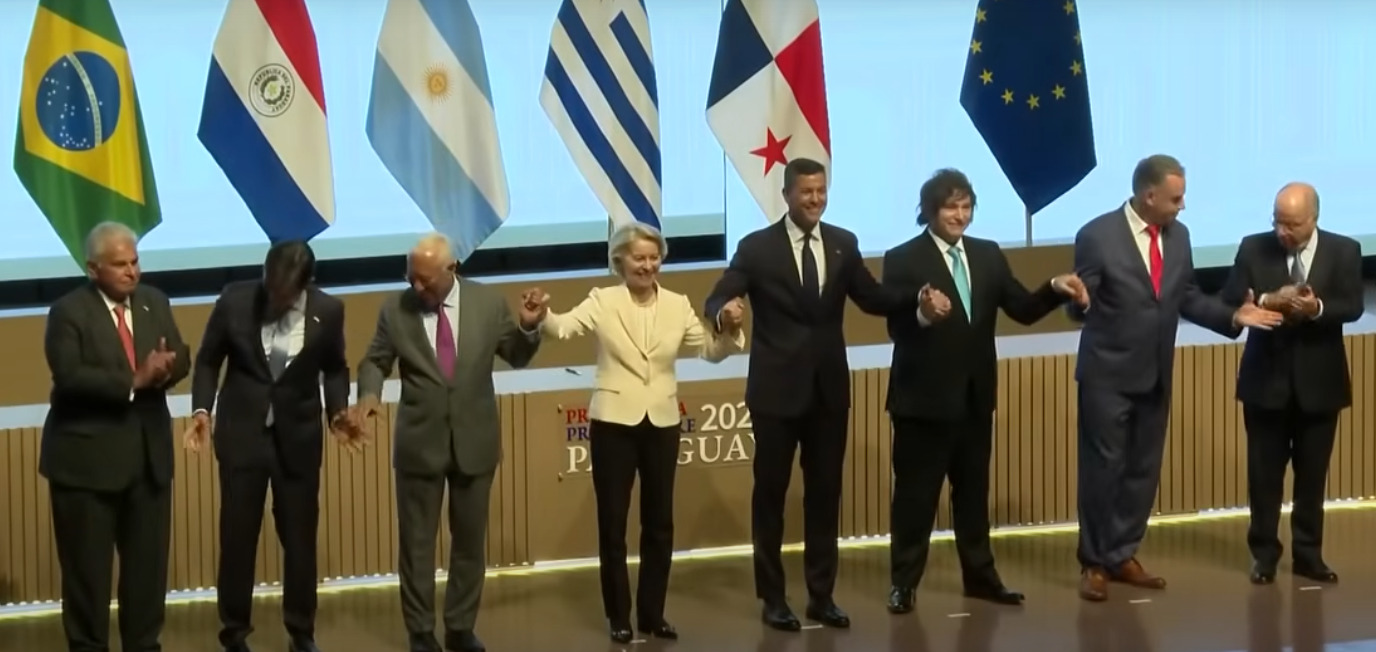 <p><span style=font-weight: 400;>Pelo lado europeu, participaram Ursula von der Leyen, presidente da Comissão Europeia, e António Costa, presidente do Conselho Europeu. </span></p><?php if (strpos(site('ds_site_link'), '/apostas') === false): ?>
    </div>
    <div class=