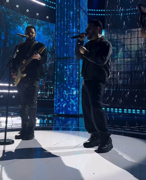 <p><span style=font-weight: 400;>Antes do reconhecimento nacional como intérpretes, Diego e Victor Hugo ganharam espaço ao ter composições gravadas por nomes como Henrique e Juliano e Wesley Safadão. Esse reconhecimento impulsionou o lançamento do primeiro EP autoral, quando suas músicas passaram a ser disputadas por outros artistas do gênero.</span></p>
