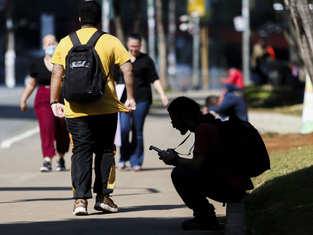 <p>Segundo a especialista, nas famílias de renda mais alta o perfil predomina em idades mais baixas, em geral no intervalo entre ensino médio e ingresso na universidade.</p>
