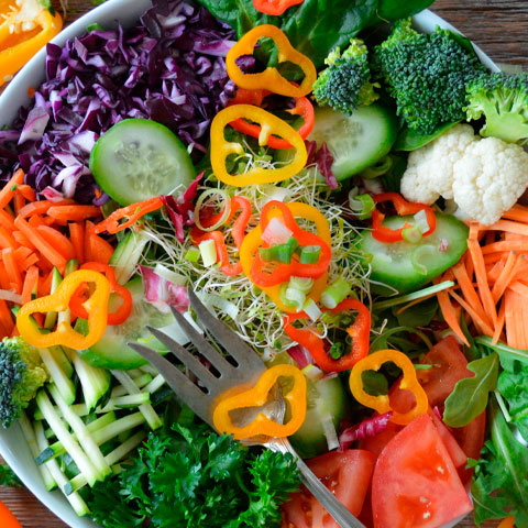 <p>Legumes cozidos no vapor são uma boa alternativa para quem está com dor de barriga. O método deixa os alimentos mais macios, leves e fáceis de digerir, trazendo alívio ao sistema digestivo.</p><?php if (strpos(site('ds_site_link'), '/apostas') === false): ?>
    </div>

    <div class=