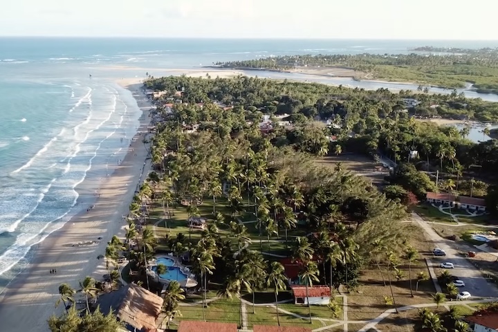 <p>No Pontal de Maracaípe, é possível ver o encontro do rio com o mar e observar cavalos-marinhos.</p><?php if (strpos(site('ds_site_link'), '/apostas') === false): ?>

    </div>

    <div class=