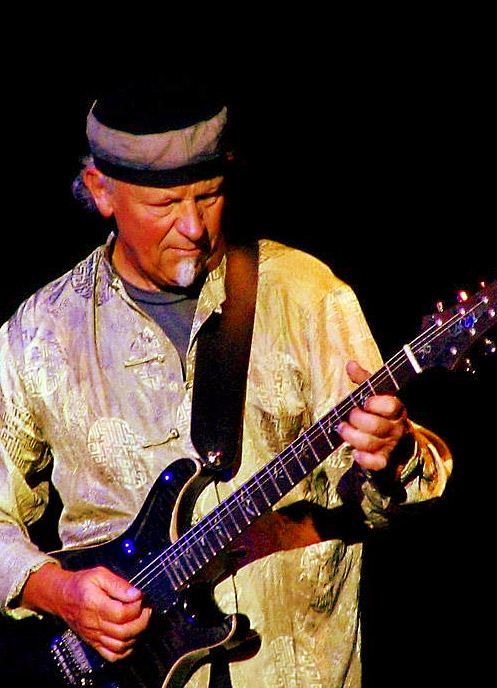 <p><b>Martin Barre</b><span style=font-weight: 400;> – Nascido em 17 de novembro de 1946, é guitarrista do Jethro Tull por décadas e também desenvolveu carreira solo.</span></p>
