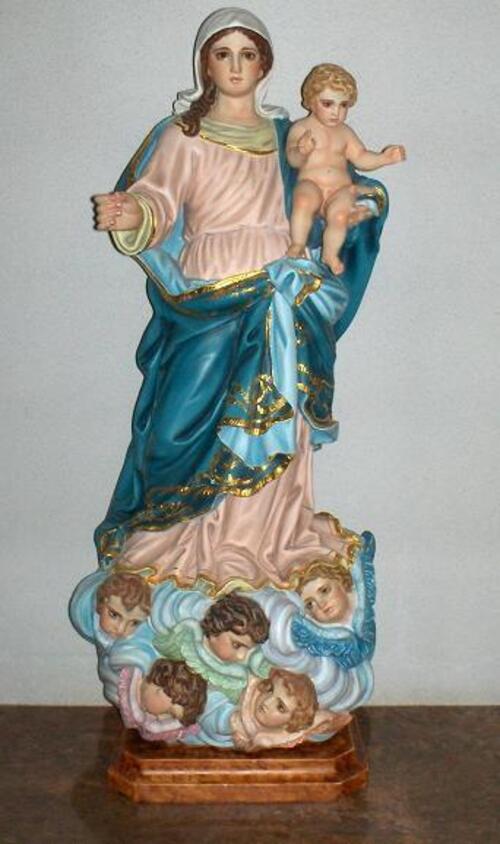 <p>Vitória (ES) – Nossa Senhora da Vitória – É uma das representações marianas que simbolizam proteção e intercessão. Sua festa é celebrada em 8 de setembro, em honra à sua vitória sobre as adversidades e pela proteção da cidade e de seus habitantes.</p>
