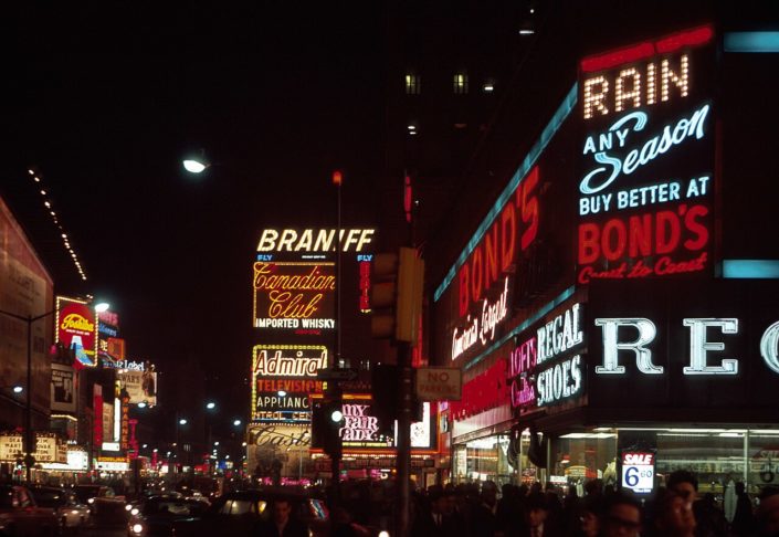 <p>No entanto, nas décadas de 1970 e 1980, a área enfrentou um declínio, com o aumento da criminalidade e a proliferação de estabelecimentos de má reputação.</p>
