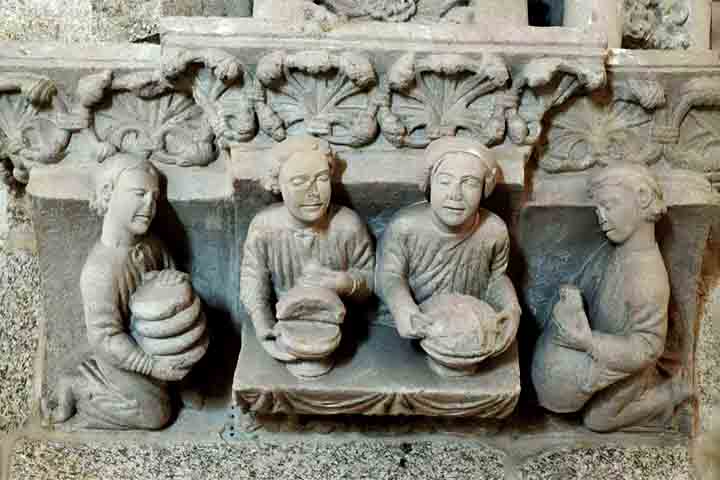 <p>A origem das empanadas remonta à Península Ibérica, mais especificamente à Galícia e a Portugal, onde receitas semelhantes já eram feitas na Idade Média. A técnica de “empanar”, ou envolver o recheio em massa, deu nome ao alimento.</p></div>

<!-- INTERBANNER 5 [RETANGULO(BR)] - DESKTOP - [INTERNAS] -->
<div class=