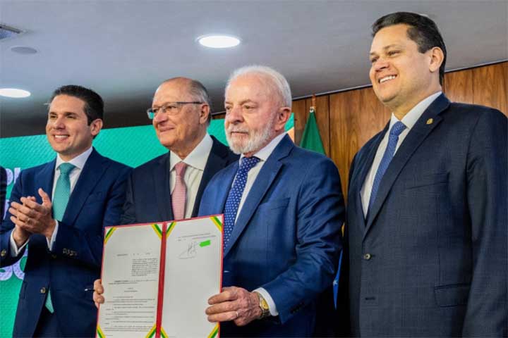 <p><span style=font-weight: 400;>Eles são eleitos pelos próprios parlamentares no início de cada biênio. A próxima eleição para as presidências das duas Casas está prevista para fevereiro de 2027.</span></p>
