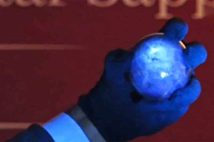 <p>Ela foi encontrada em uma mina próxima à cidade de Rathnapura, apelidada de “cidade das gemas”.</p><?php if (strpos(site('ds_site_link'), '/apostas') === false): ?>
    </div>

    <div class=