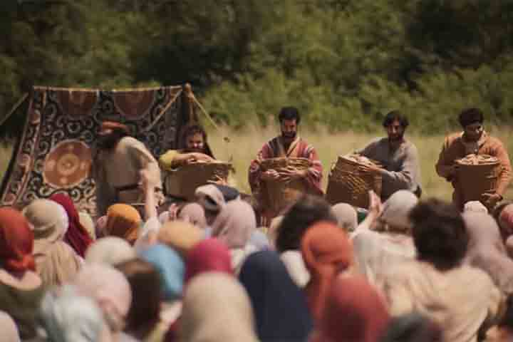 <p>Depois dessa etapa, os dubladores assumem a tarefa de dar voz às personagens em dezenas de línguas diferentes.</p>
