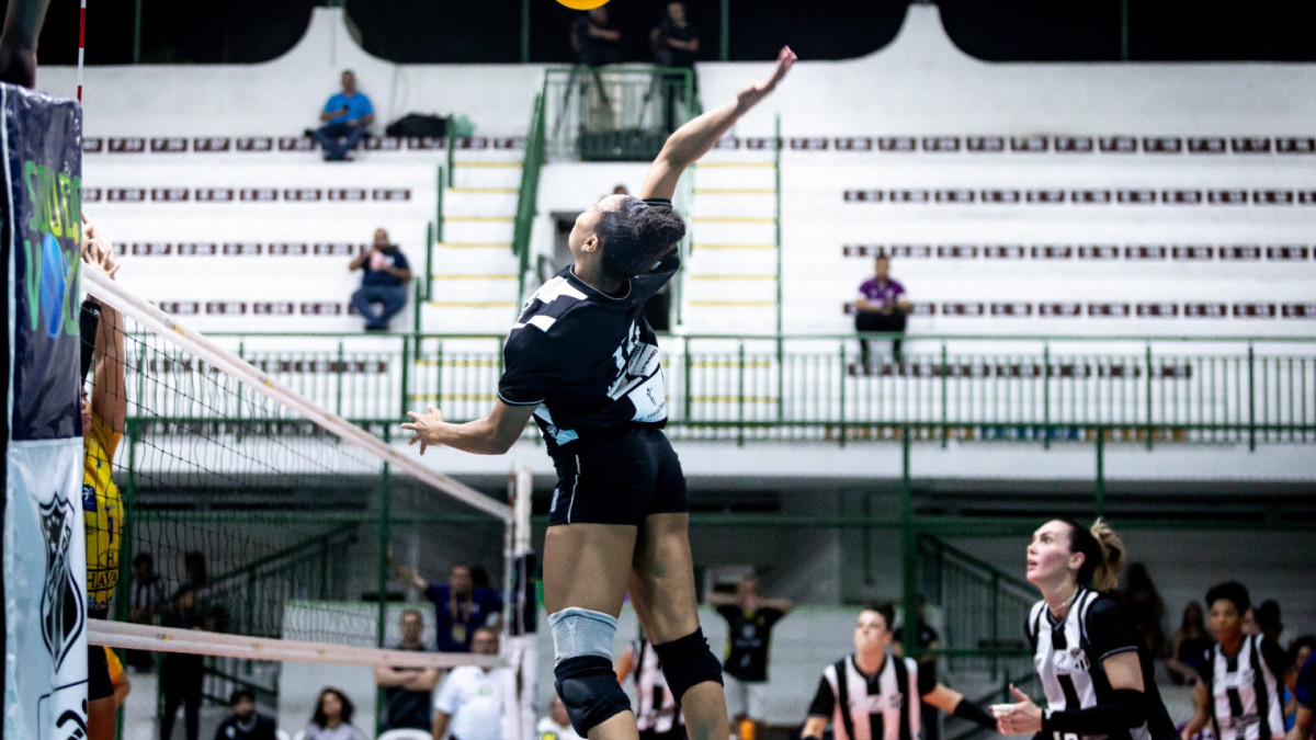 Partida entre Ceará Vôlei e Abel Moda Vôlei, no Ginásio Aécio de Borba 