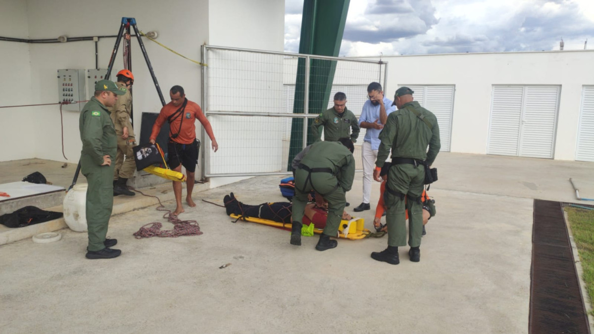 A vítima foi resgatada em segurança pela equipe do Corpo de Bombeiros e entregue aos cuidados do Samu. 

