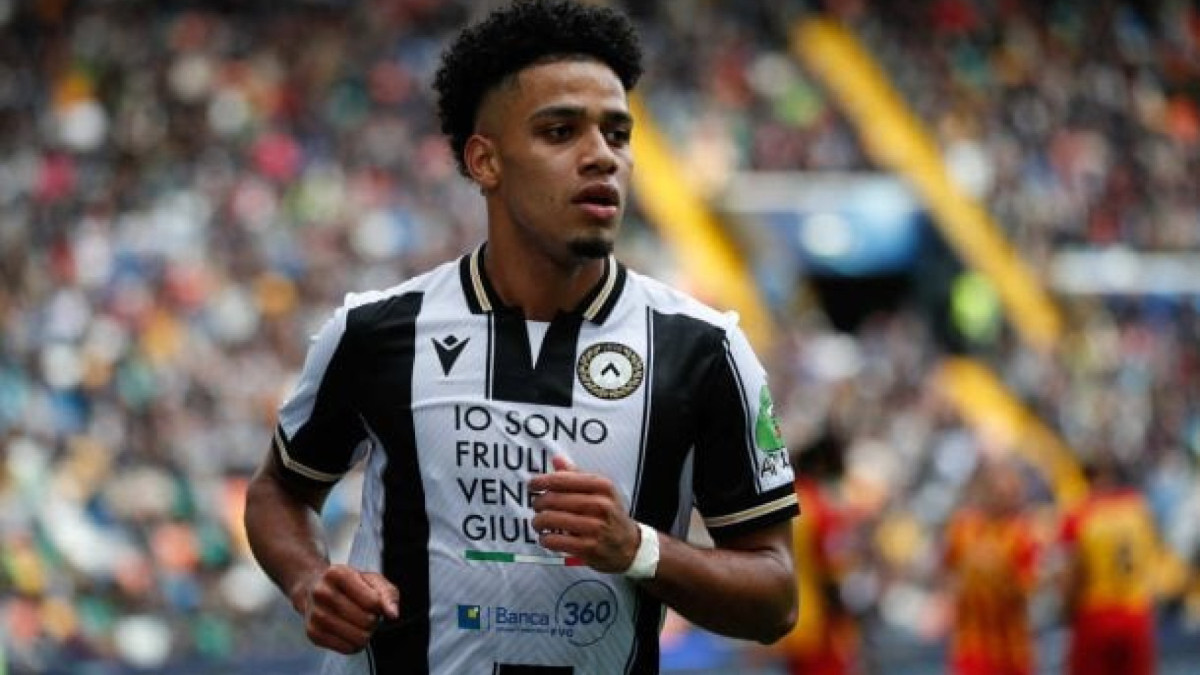 Jogador de 26 anos chega ao Rio de Janeiro na sexta-feira para realizar exames médicos e assinar contrato com o Cruz-Maltino