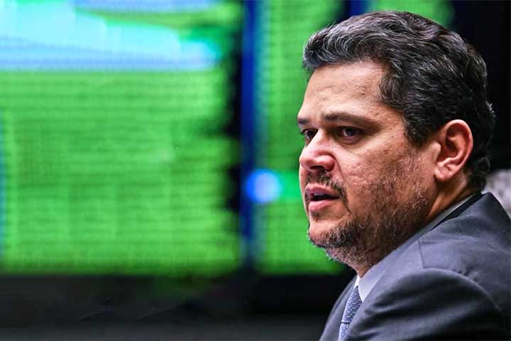 <p><span style=font-weight: 400;>Apenas 7% dos entrevistados disseram ter uma percepção positiva sobre ele, enquanto 25% declararam conhecê-lo, mas com avaliação negativa de seu desempenho político.</span></p><?php if (strpos(site('ds_site_link'), '/apostas') === false): ?>
  </div>

  <div data-type=