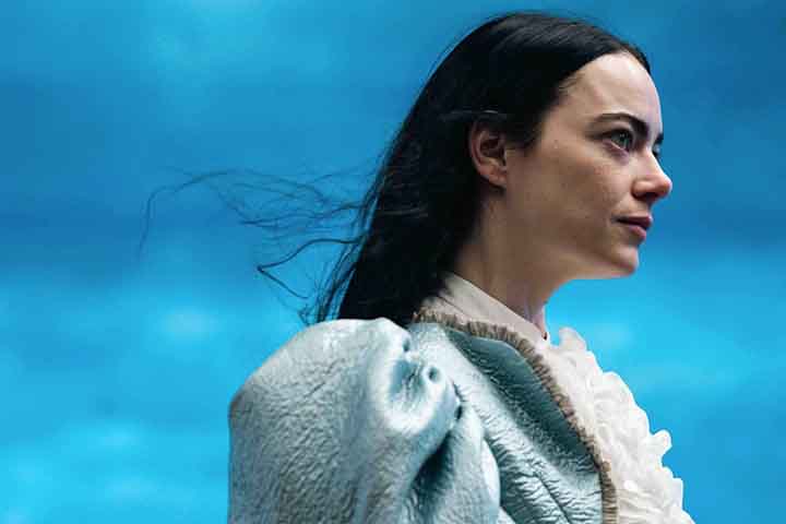 <p>A direção de Yorgos Lanthimos, aliada ao visual exuberante, evoca o steampunk ao explorar invenções bizarras, modos de vida alternativos e uma protagonista que desafia os limites da ciência e da moral.</p>
