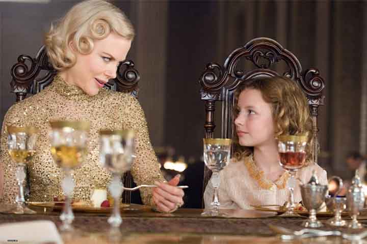 <p>Baseado em uma saga literária, “A Bússola de Ouro” (2007), disponível na Max, apresenta um mundo paralelo com tecnologia arcaica e traços de magia.</p>
