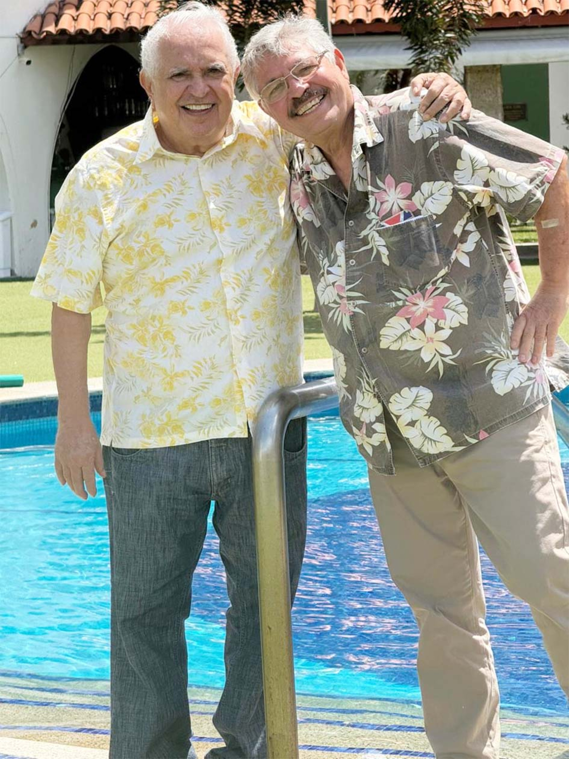 Menino Camurça e Joaquim Gadelha, que tanto agitaram Fortaleza, reaparecem juntos na ressaca carnavalesca do BNB, 28 de 2 (Foto: acervo pessoal)