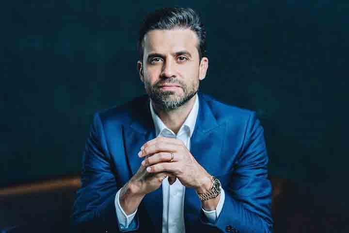 <p><span style=font-weight: 400;>Influenciadores digitais e líderes religiosos, como Pablo Marçal (39% de desconhecimento) e Silas Malafaia (37% de desconhecimento), aparecem como mais conhecidos do que os chefes do Legislativo federal. </span></p><?php if (strpos(site('ds_site_link'), '/apostas') === false): ?>

    </div>

    <div class=