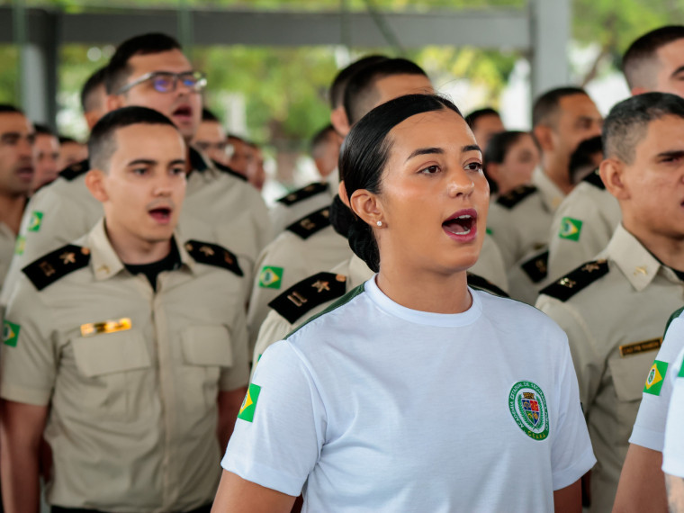 FORTALEZA, CEAR&Aacute;, BRASIL, 21-01-2026: Governador Elmando de Freitas inicia o Curso de Forma&ccedil;&atilde;o de Oficiais de mais 79 aprovados para a Pol&iacute;cia Militar na Academia Estadual de Seguran&ccedil;a P&uacute;blica (Aesp) (Foto Samuel Setubal /O Povo)