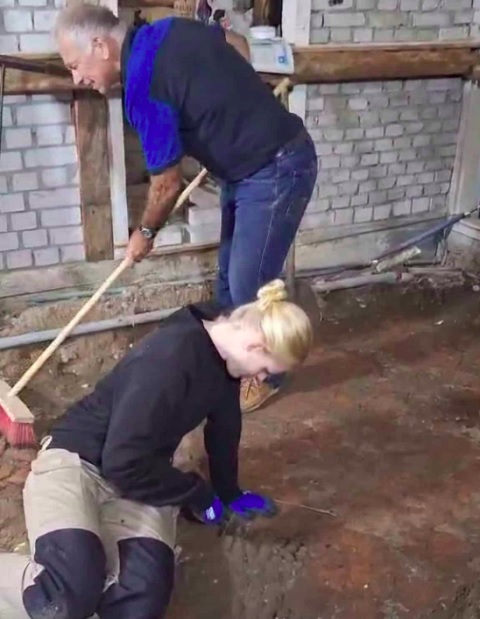 <p>Os ossos, cortados de forma padronizada, foram posicionados com as extremidades superiores voltadas para cima, seguindo uma técnica incomum.</p><?php if (strpos(site('ds_site_link'), '/apostas') === false): ?>
    </div>

    <div class=