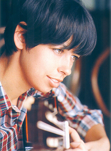 <p>O Brasil, aliás, tem cantoras que entraram para a história pelo talento e por características marcantes que as diferenciavam. É o caso da própria Nara Leão, nascida em 19/1/1942, em Vitória (ES). Conheça com o Flipar sua história.</p><?php if (strpos(site('ds_site_link'), '/apostas') === false): ?>
    </div>

    <div class=