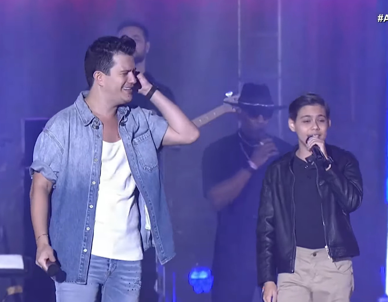 <p><span style=font-weight: 400;>Em 2025, Rafael também se apresentou ao lado de Hugo e Guilherme no Arraiá do Bem.</span></p>
