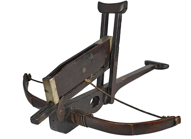 <p>Todas elas poderiam ser atiradas em apenas dez segundos. Tal situação impedia um grande tempo de reação do oponente e poupava tempo de ataque com relação aos arqueiros, por exemplo. As flechas também carregavam doses de veneno</p>
