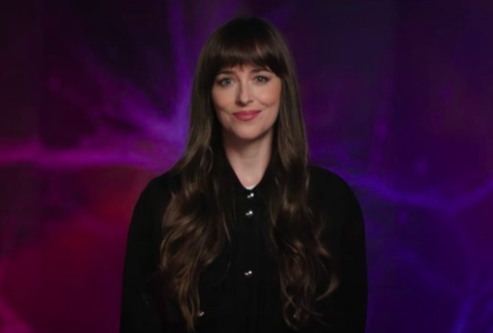 <p>Curiosidade: Tem seu próprio clube do livro, no qual compartilha sua paixão pela leitura com seus seguidores.</p>
