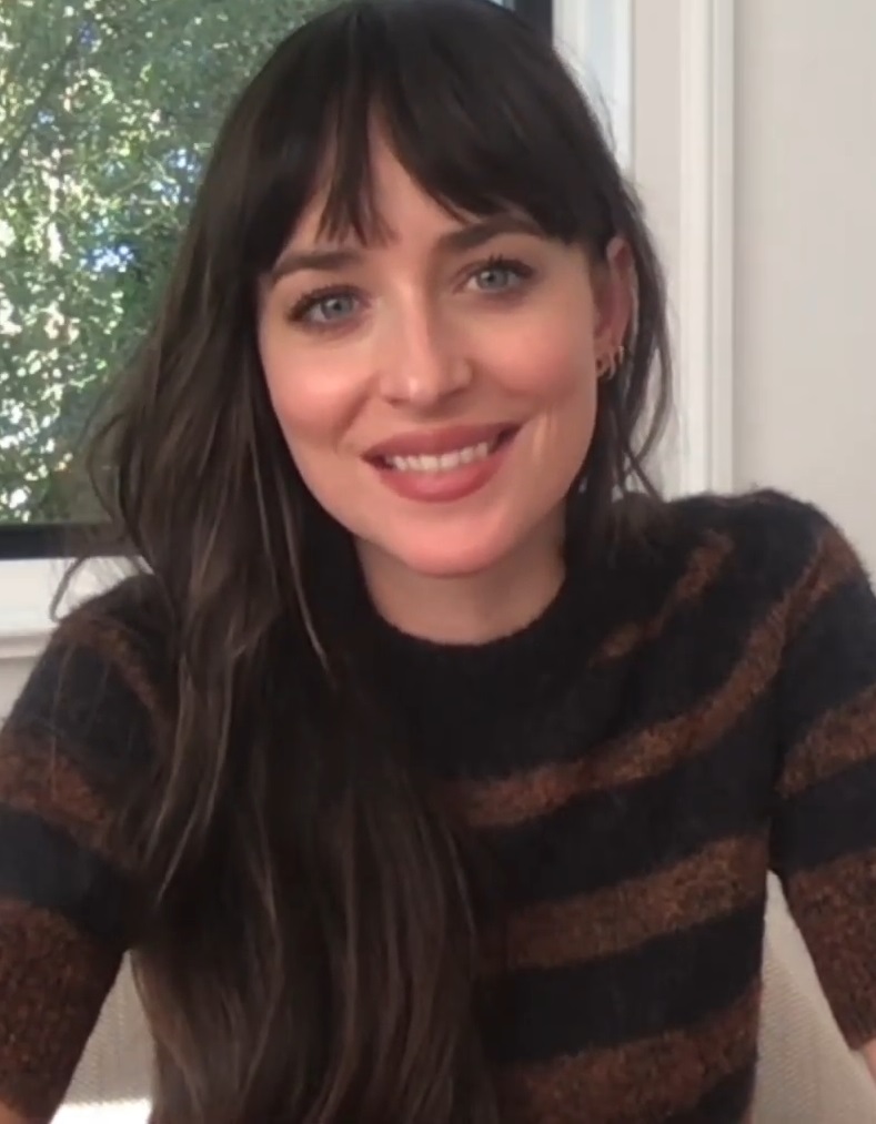 <p>Antes disso, ela teve relacionamentos com o músico Noah Gersh e o ator Jordan Masterson.</p>
