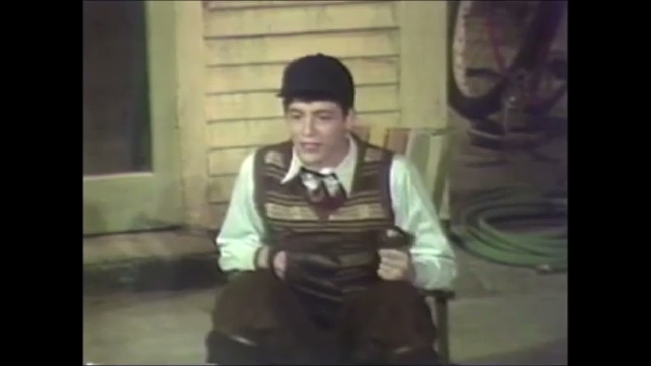<p>O reconhecimento chegou rapidamente com a peça “Memórias de Brighton Beach”, de 1983, escrita por Neil Simon. Ambientada no Brooklyn dos anos 1930, a obra retrata a rotina de uma família judia e rendeu a Broderick o Tony Award de Melhor Ator Coadjuvante em Peça.</p><?php if (strpos(site('ds_site_link'), '/apostas') === false): ?>
  </div>

  <div data-type=