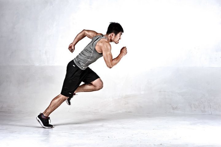 <p>O fármaco atua sobre proteínas chamadas ERRs, responsáveis por ativar vias metabólicas em tecidos como músculos e coração, semelhantes aos efeitos do exercício físico.</p>
