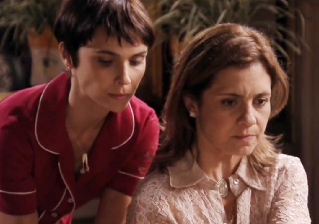 <p>Conta a história de Nina, que retorna para se vingar da madrasta Carminha, unindo drama e suspense em uma trama cheia de reviravoltas, vendida para 148 países.</p><?php if (strpos(site('ds_site_link'), '/apostas') === false): ?>
  </div>

  <div data-type=